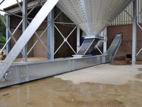 Perry of Oakley bin unloading conveyor Revesby Estate