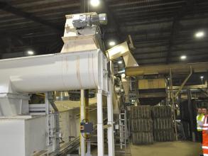 Perry of Oakley Транспортування корму для домашніх тварин Dengie